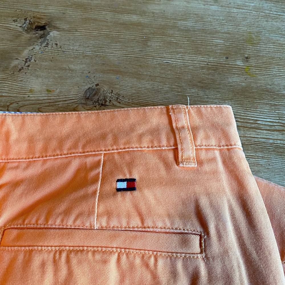 Tommy Hilfiger crops - Picture 2 of 4